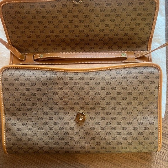 Authentic made in Italy Gucci camel monogrammed 2 way flat purse or clutch - Picture 5 of 8